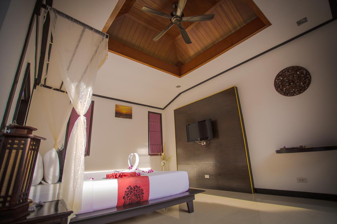 The Iris Pool Villa Rawai Номер фото