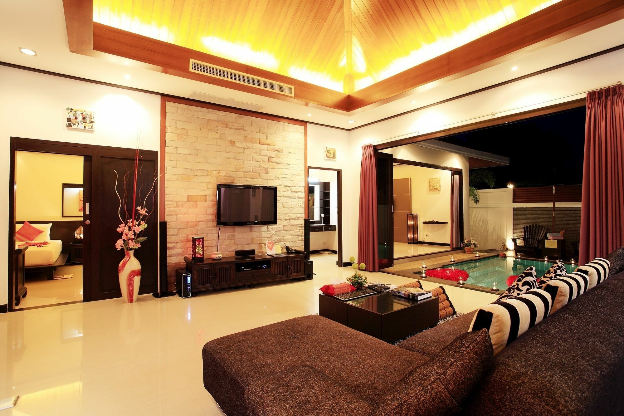 The Iris Pool Villa Rawai Экстерьер фото